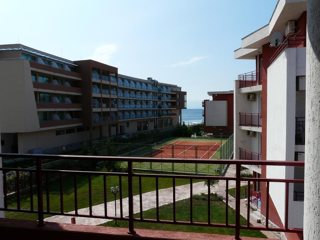 Private Apartments In Privilige Fort Beach Elenite Buitenkant foto