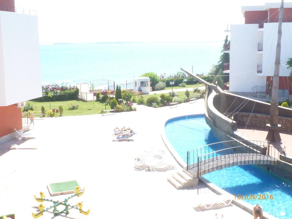 Private Apartments In Privilige Fort Beach Elenite Buitenkant foto