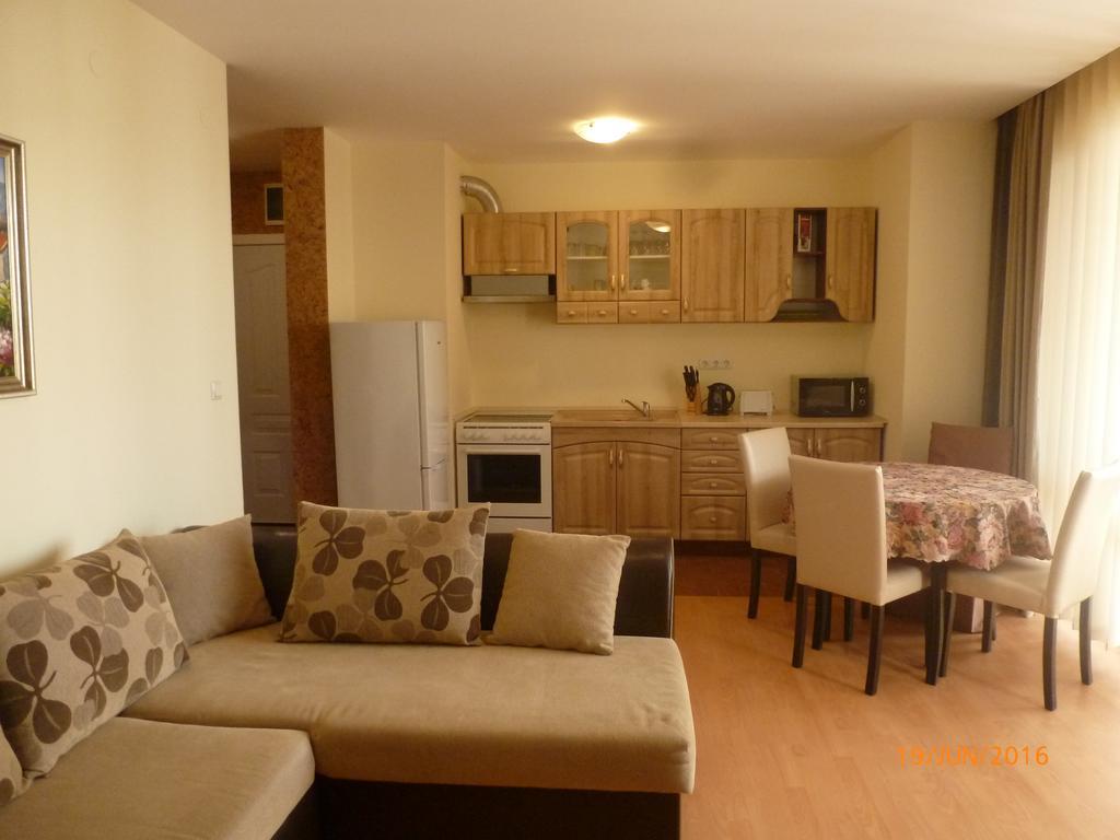Private Apartments In Privilige Fort Beach Elenite Buitenkant foto